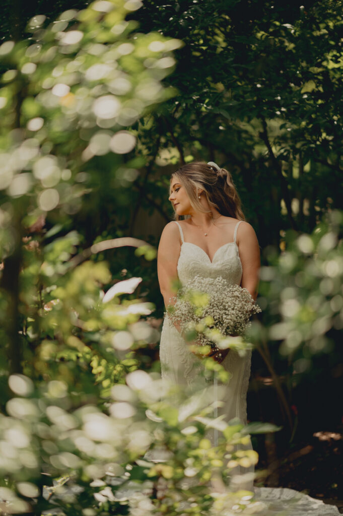 Bride and groom photos inside the cleveland botanical gardens